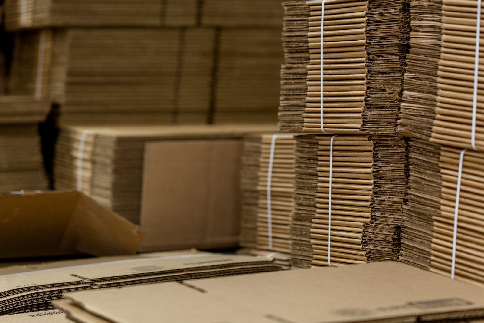 flat-cardboard-boxes flat-cardboard-boxes
